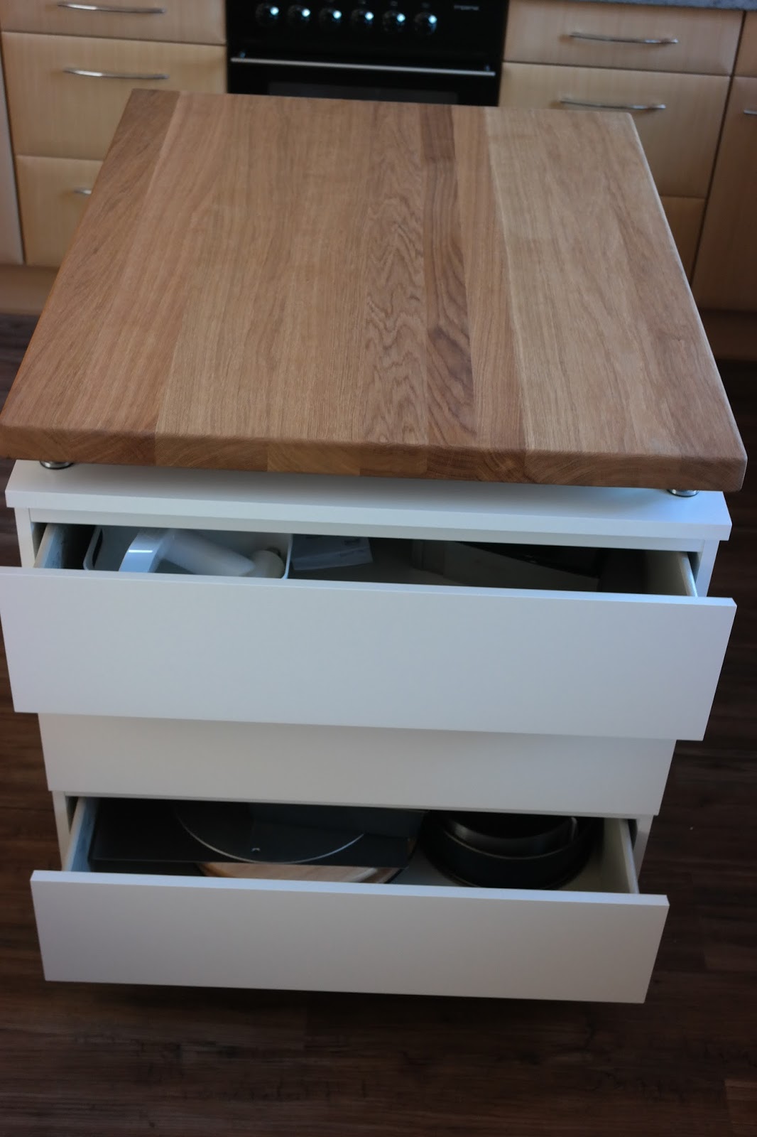 Featured image of post Ikea Kücheninsel Holz : Fast jede küche, mit ausnahme der kleinsten, benötigt eine kücheninsel als kochfläche und manchmal auch als einen essbereich.